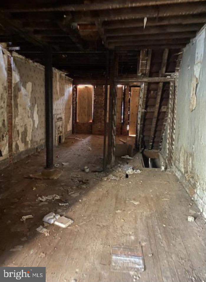 1621 W Huntingdon St