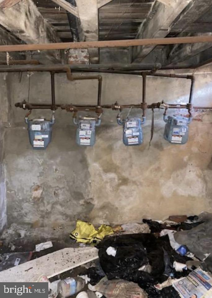 1621 W Huntingdon St