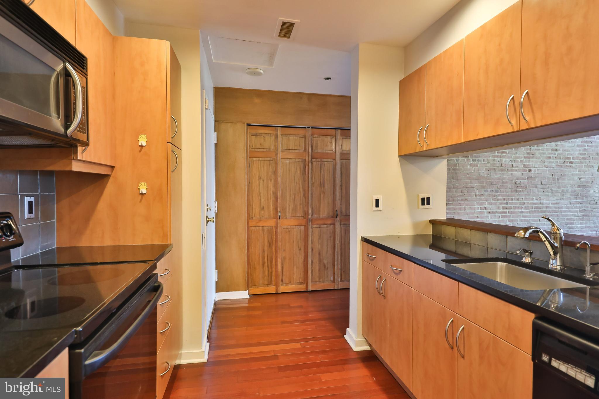 315 New St #607