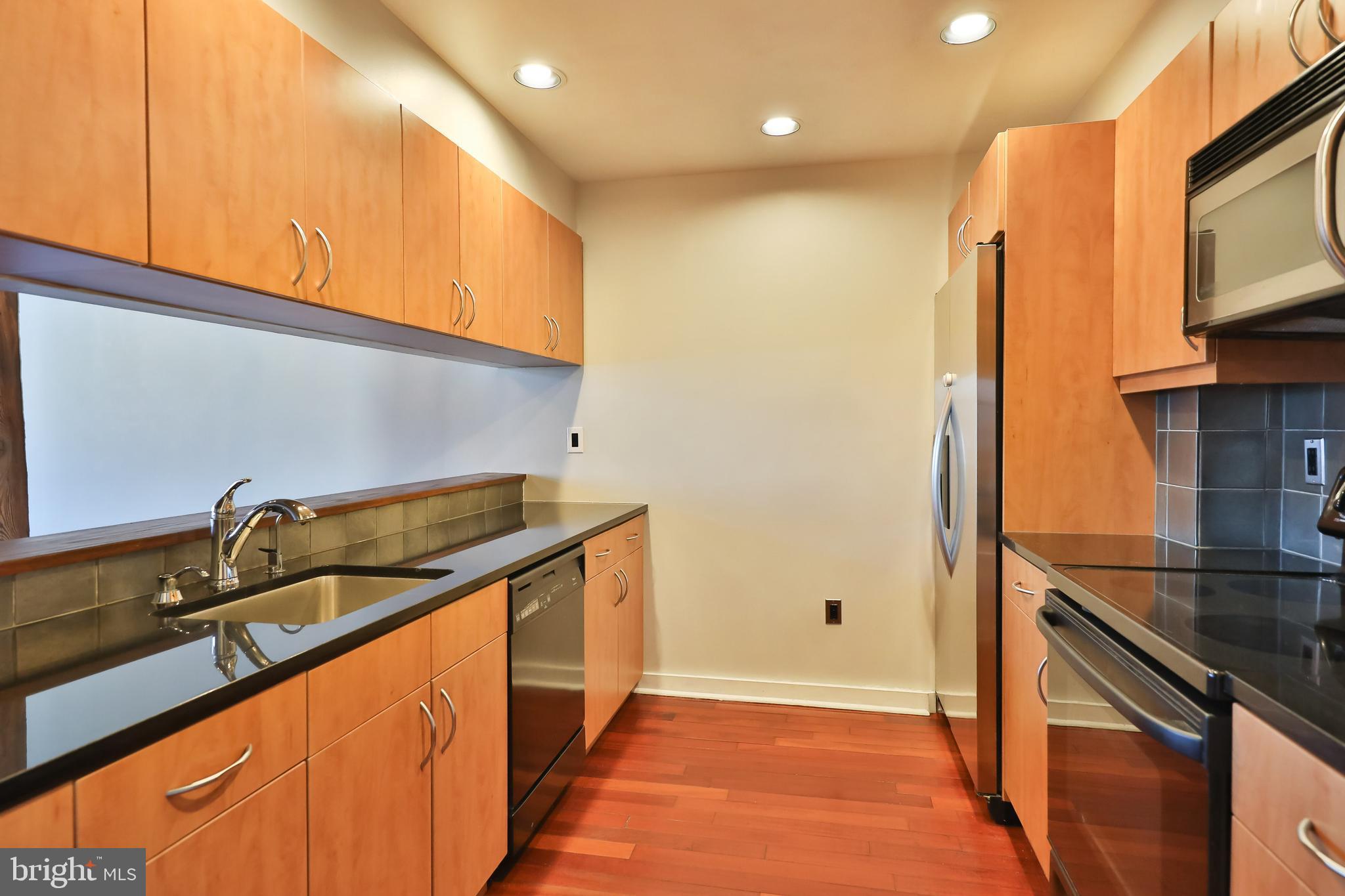 315 New St #607