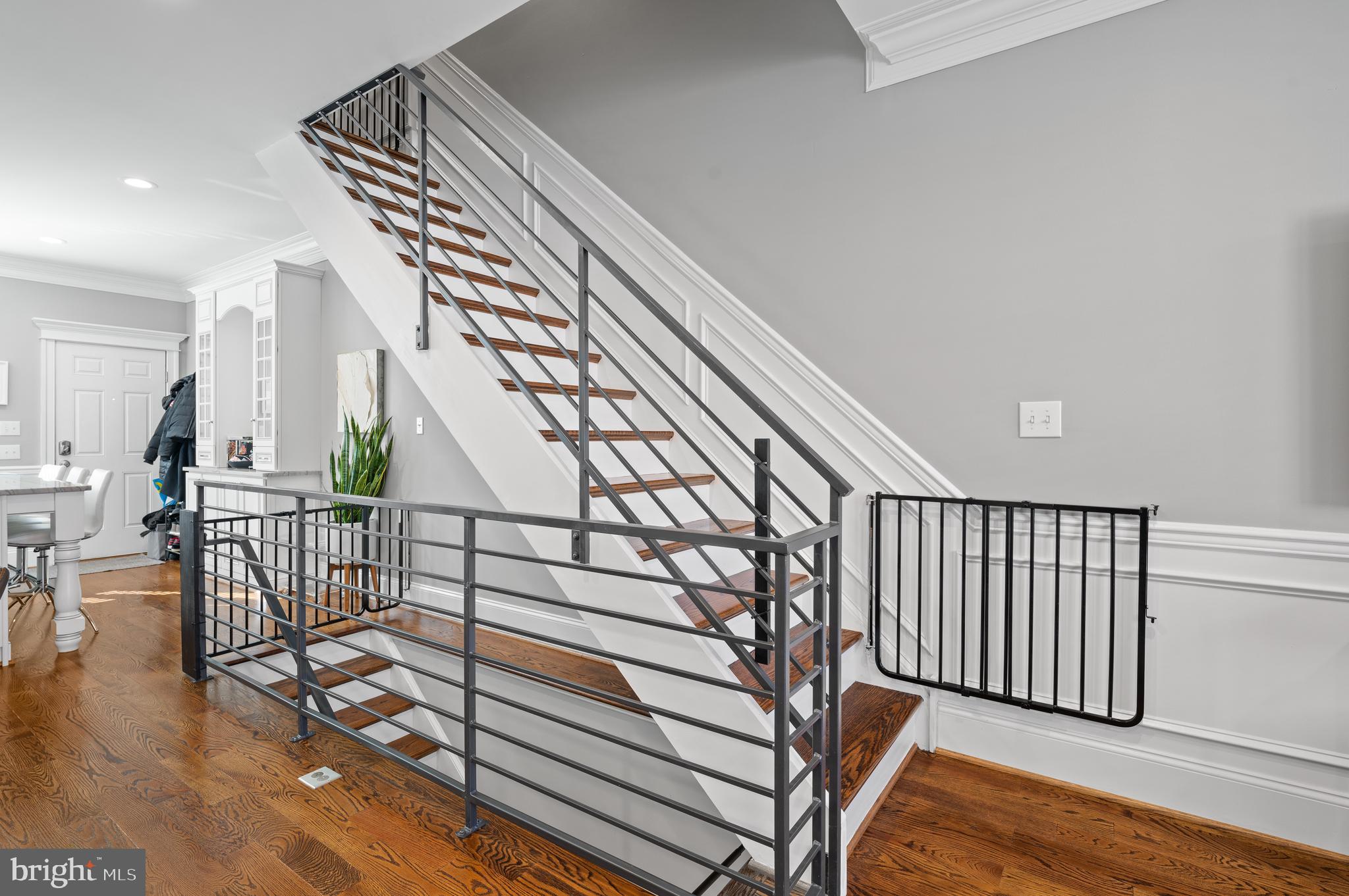 2052 Saint Albans St