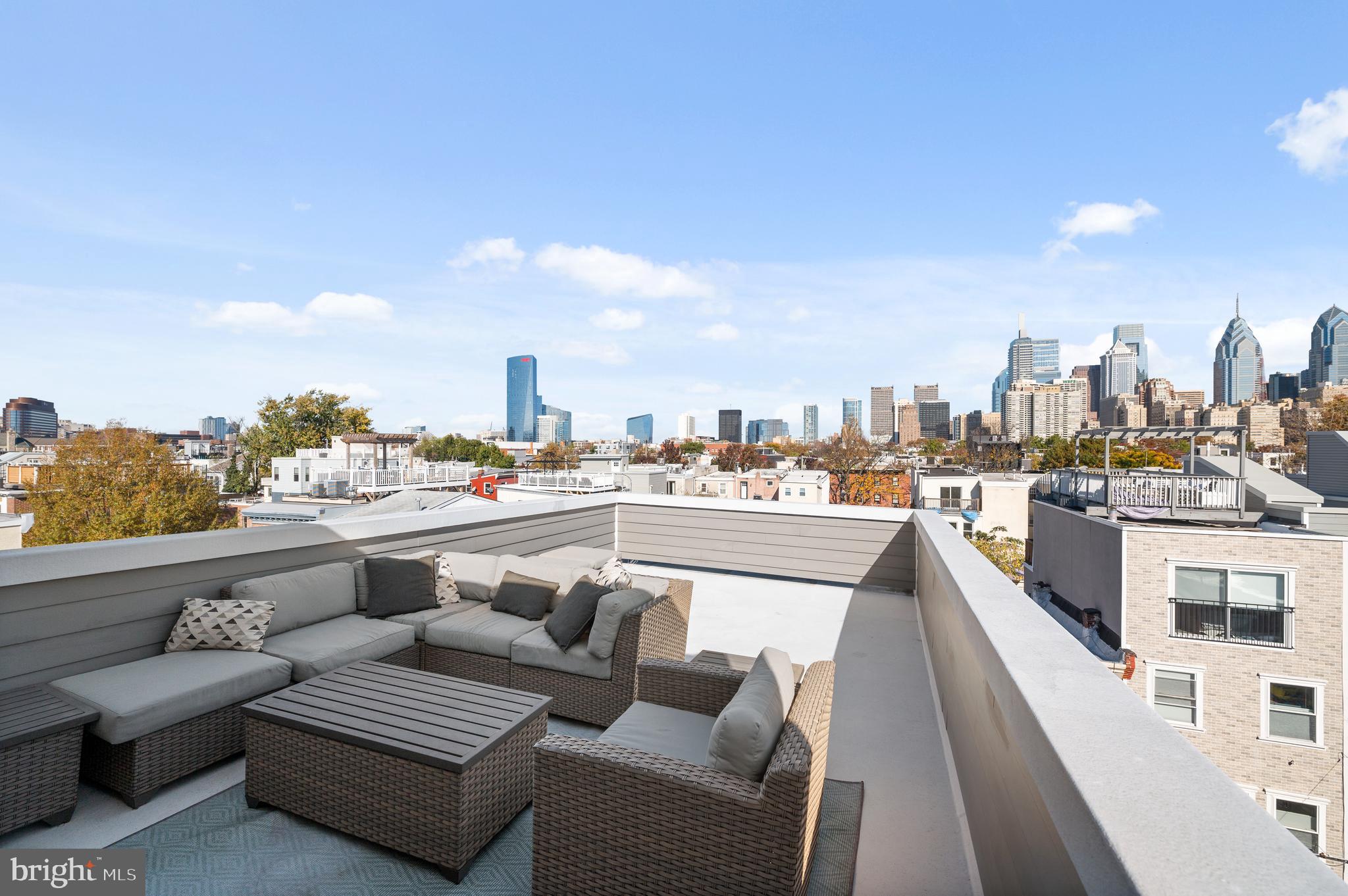 2052 Saint Albans St