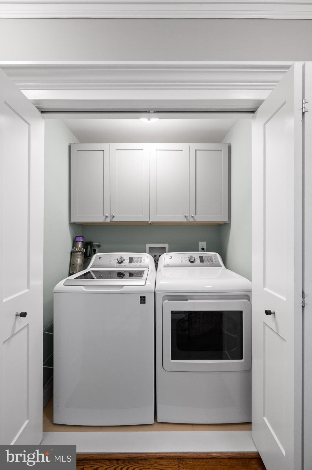 2052 Saint Albans St