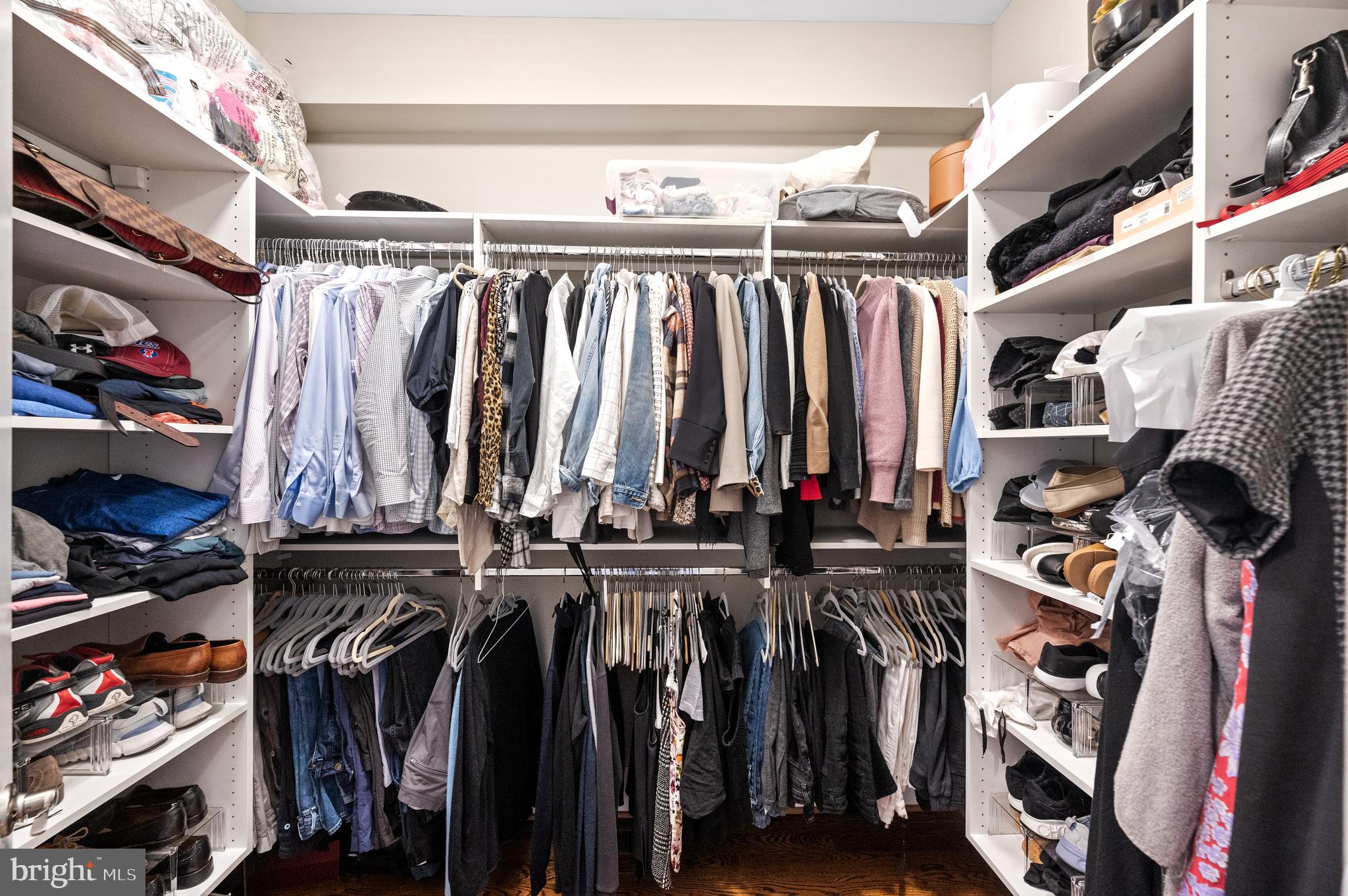 2052 Saint Albans St