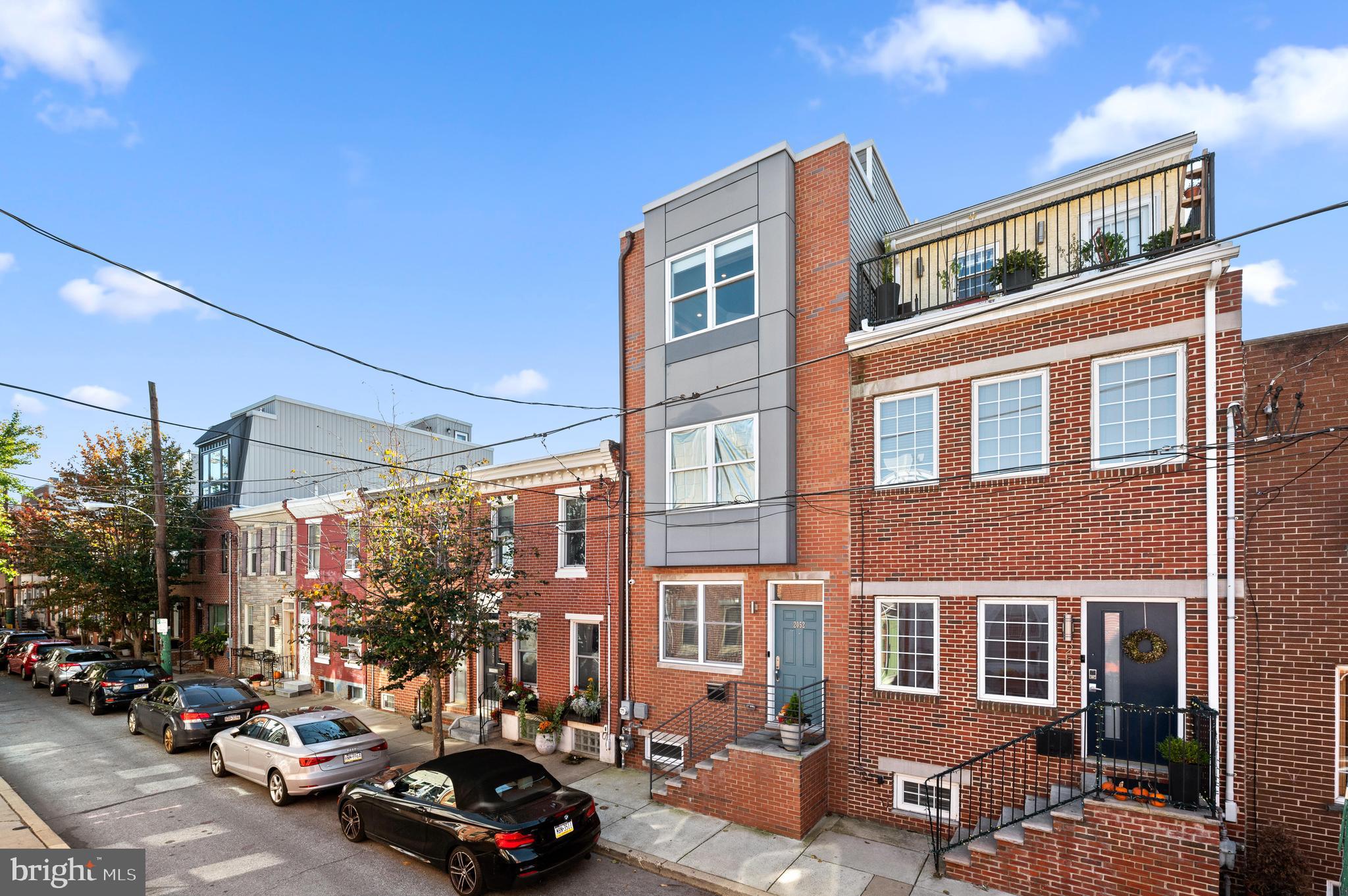 2052 Saint Albans St