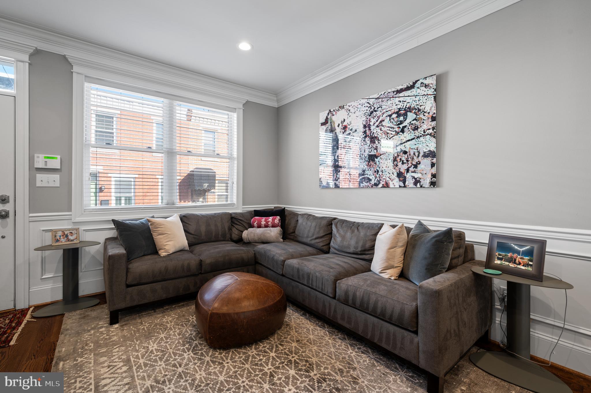 2052 Saint Albans St