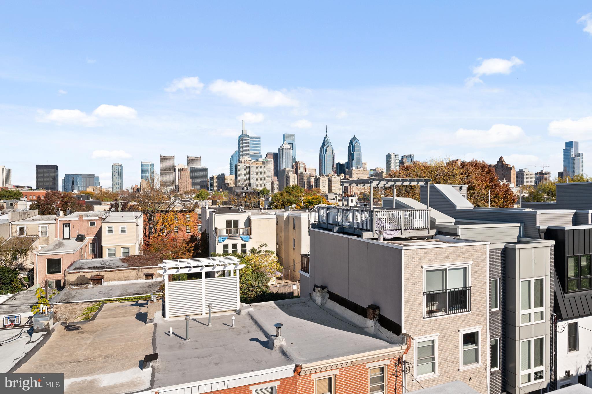 2052 Saint Albans St