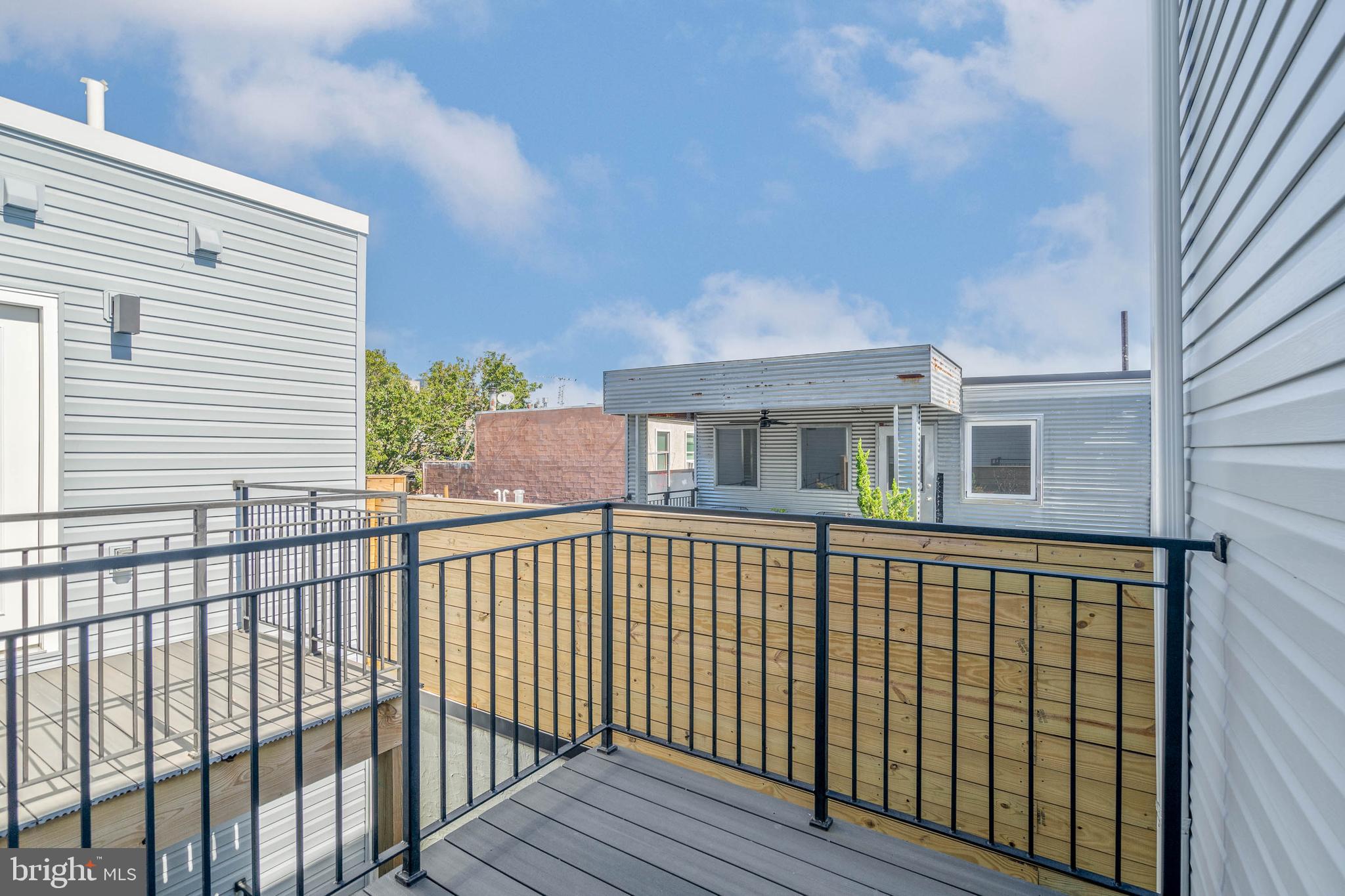 825 Bainbridge St #302