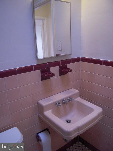 526 Glen Echo Rd #2 Floor