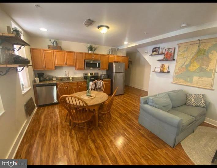 240 W RITTENHOUSE ST #1