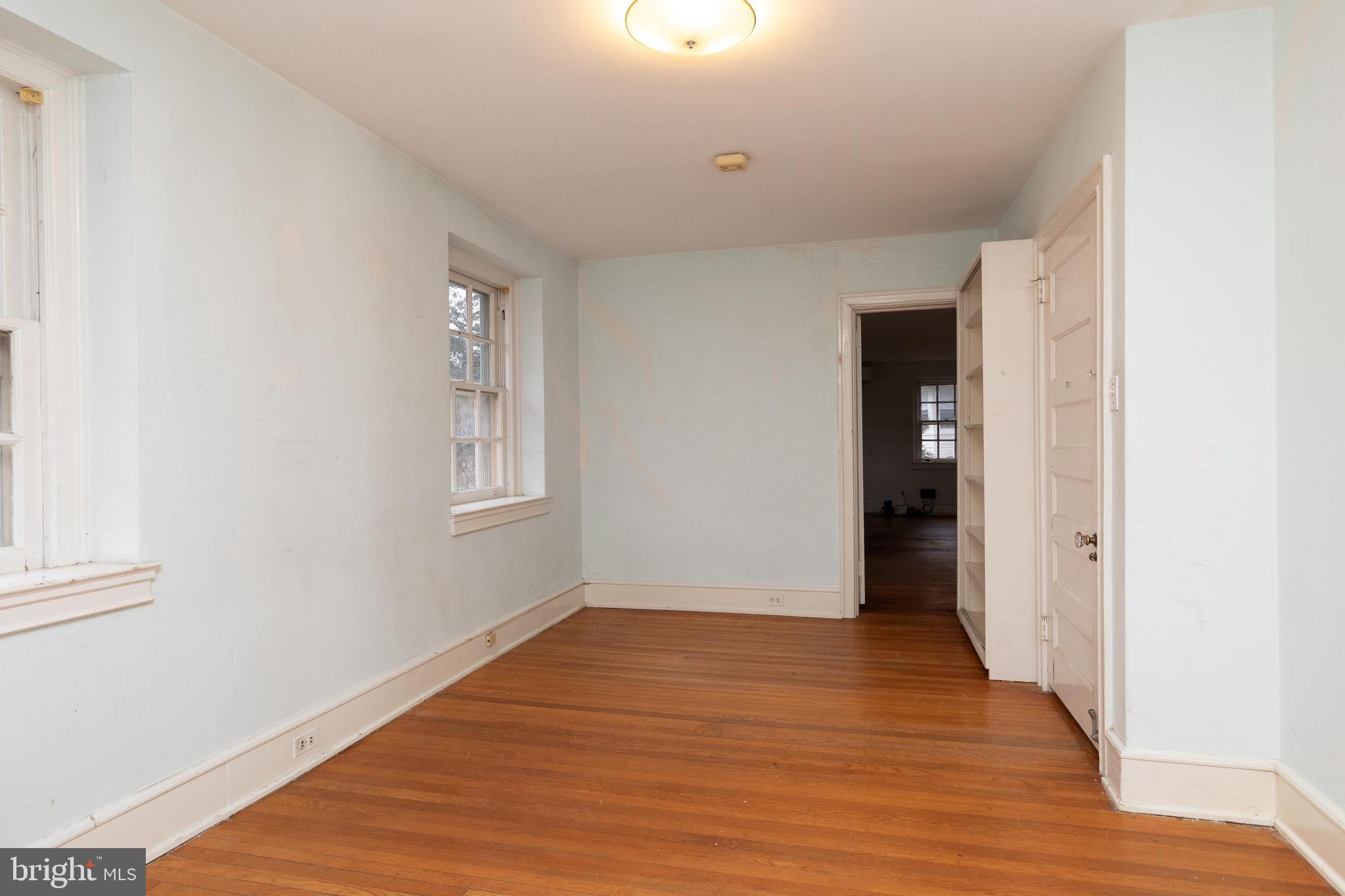 221 Pelham Rd