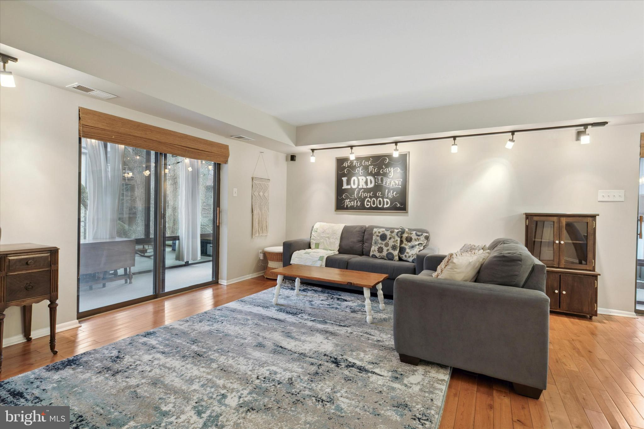 293 Shawmont Ave #4g4
