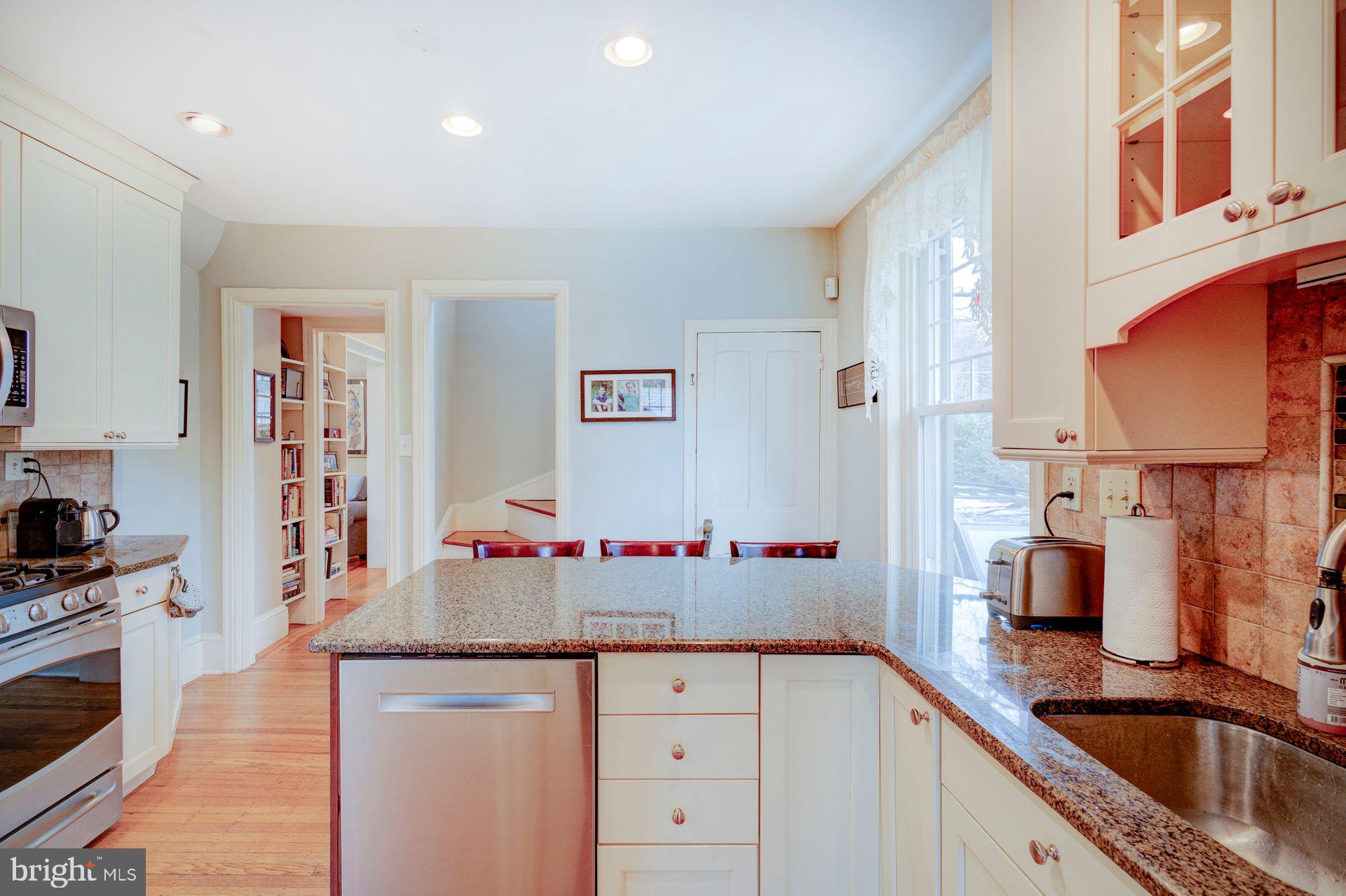 640 Carpenter Ln