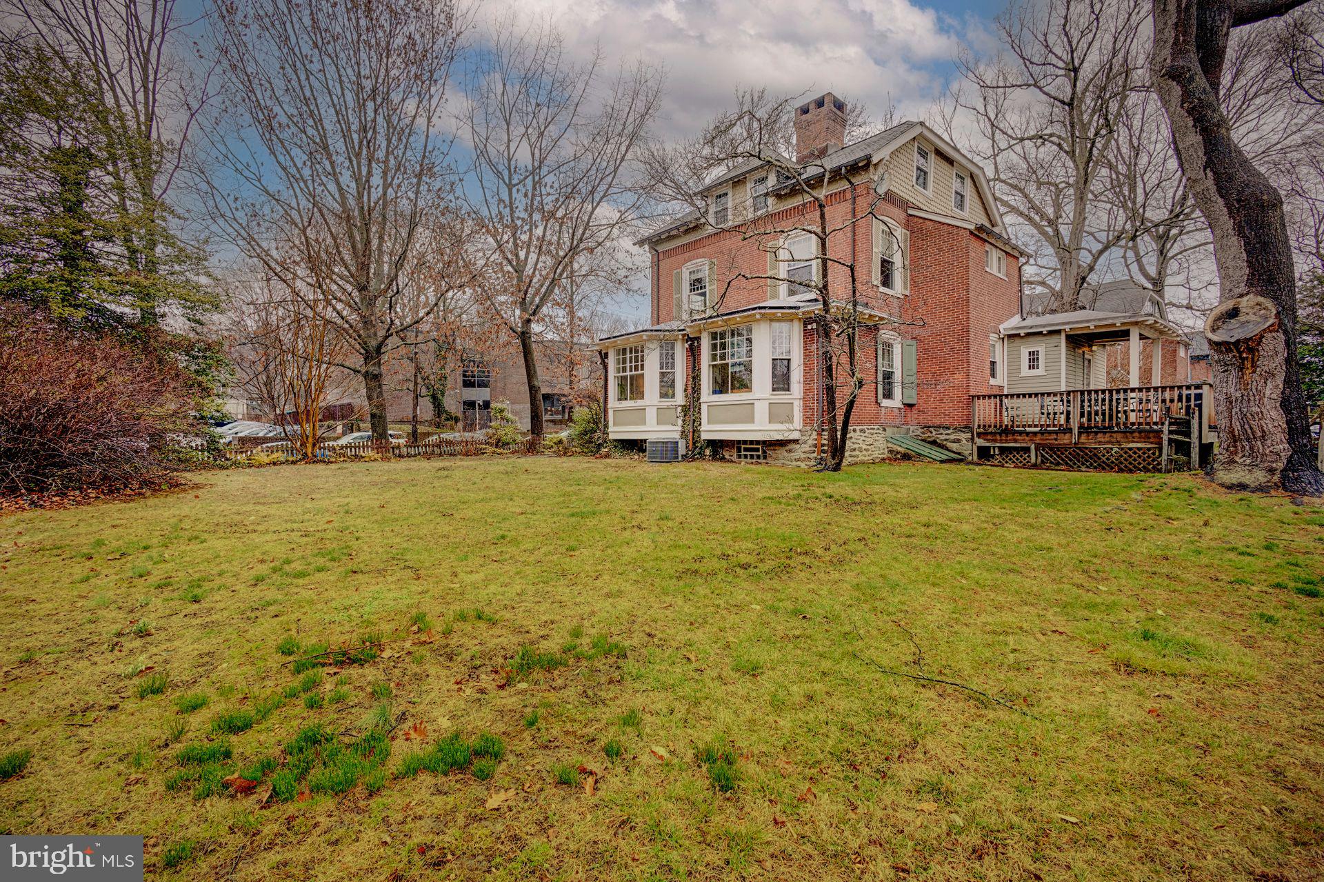 640 Carpenter Ln