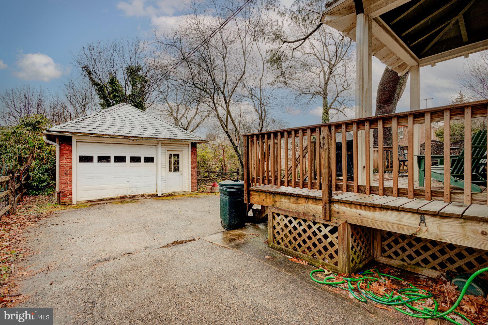 640 Carpenter Ln