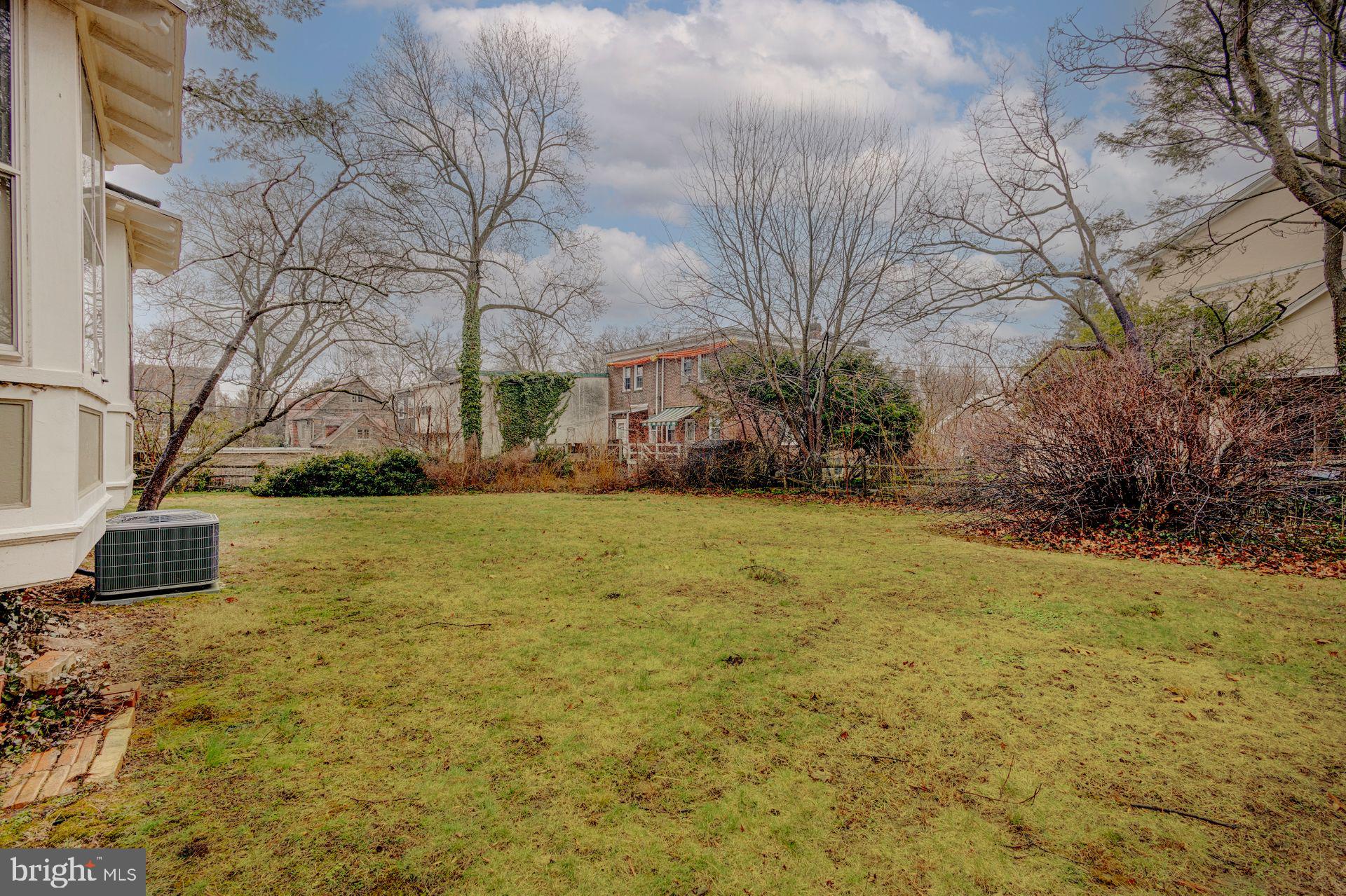640 Carpenter Ln