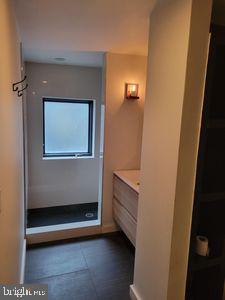 233 W Thompson St