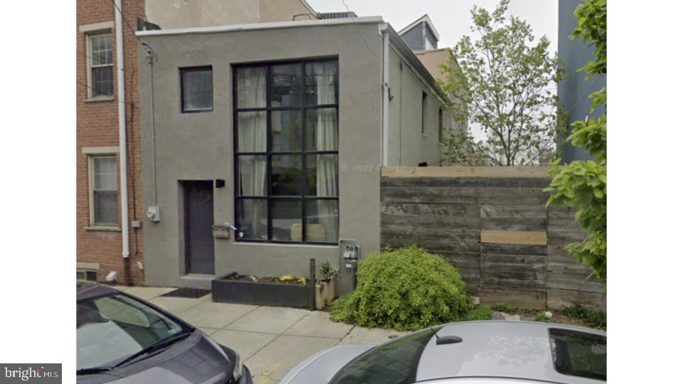 233 W Thompson St