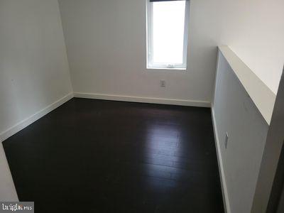 233 W Thompson St