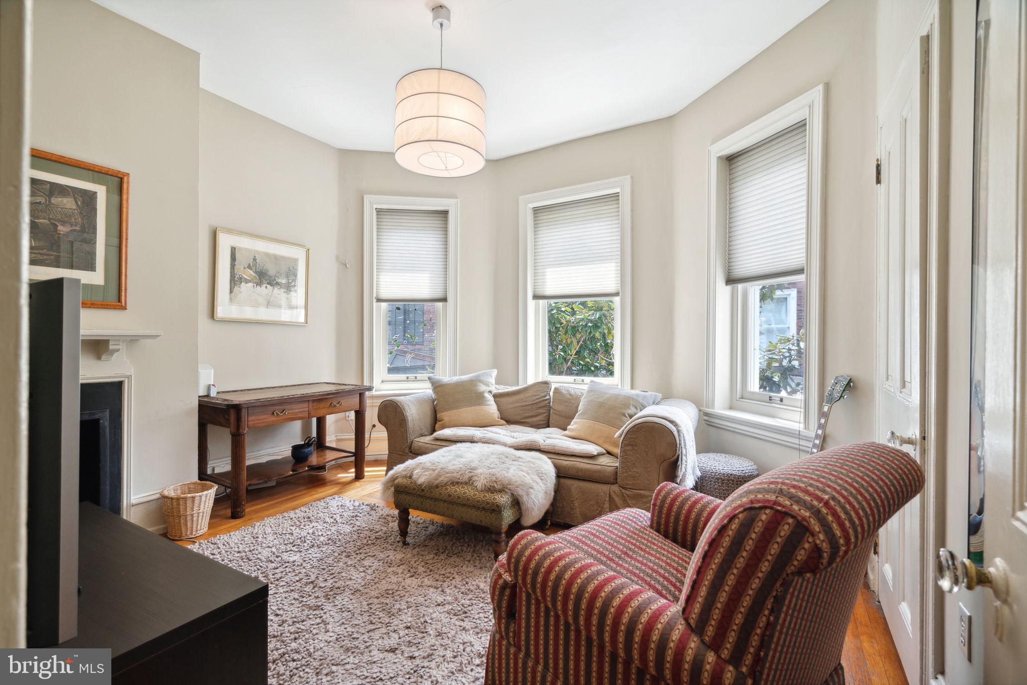 2212 SAINT JAMES PLACE