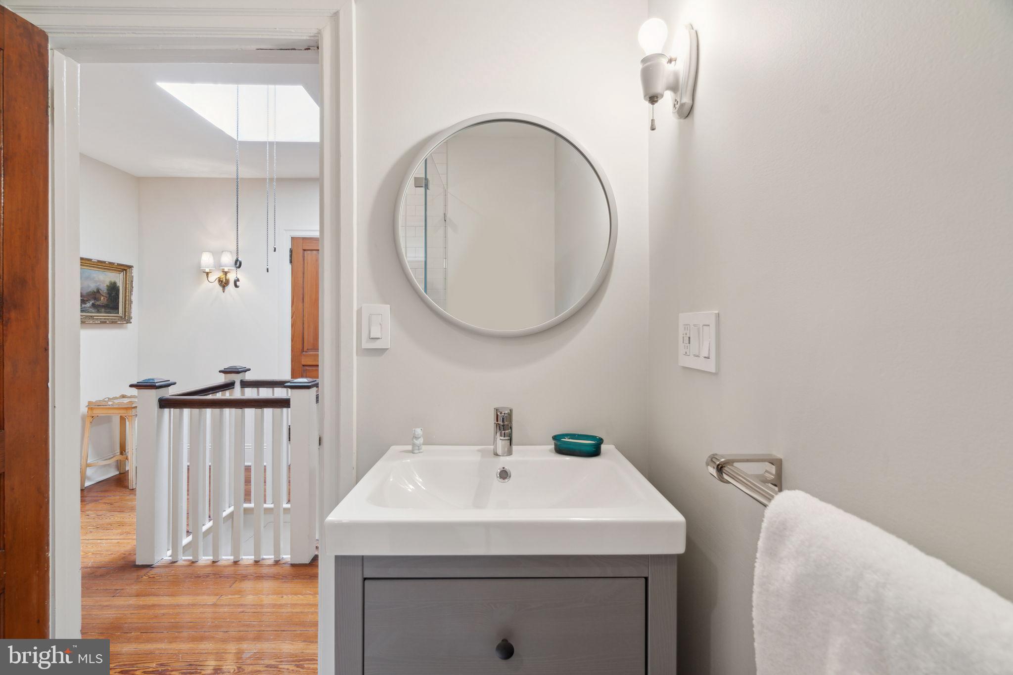 2212 SAINT JAMES PLACE