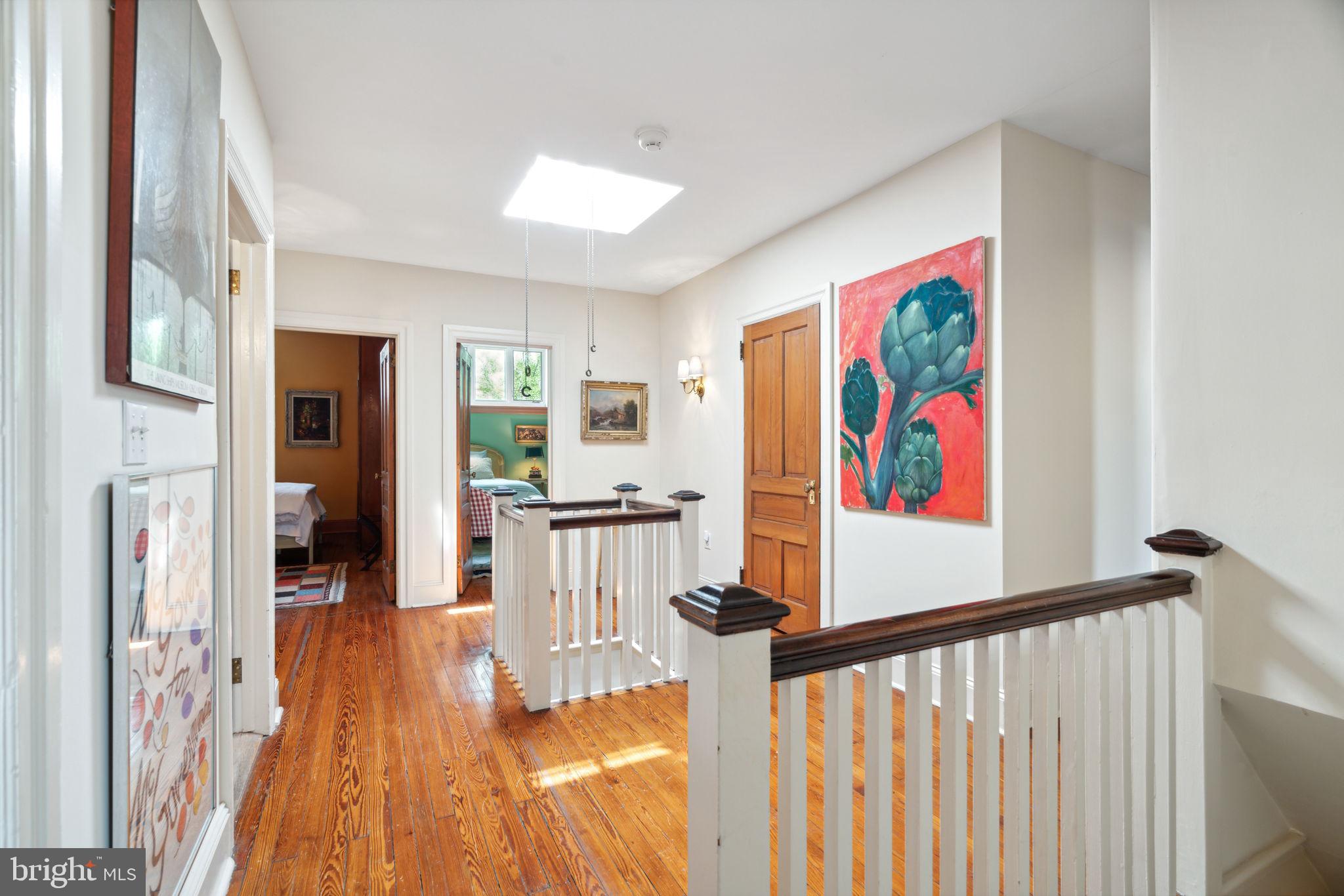 2212 SAINT JAMES PLACE