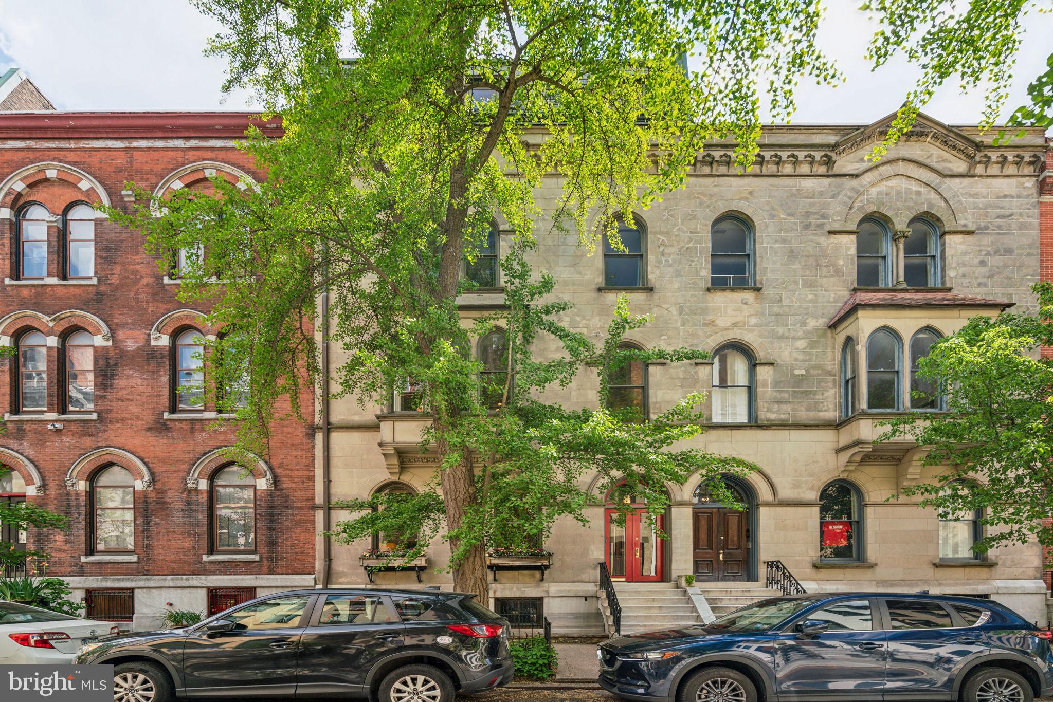 2212 SAINT JAMES PLACE