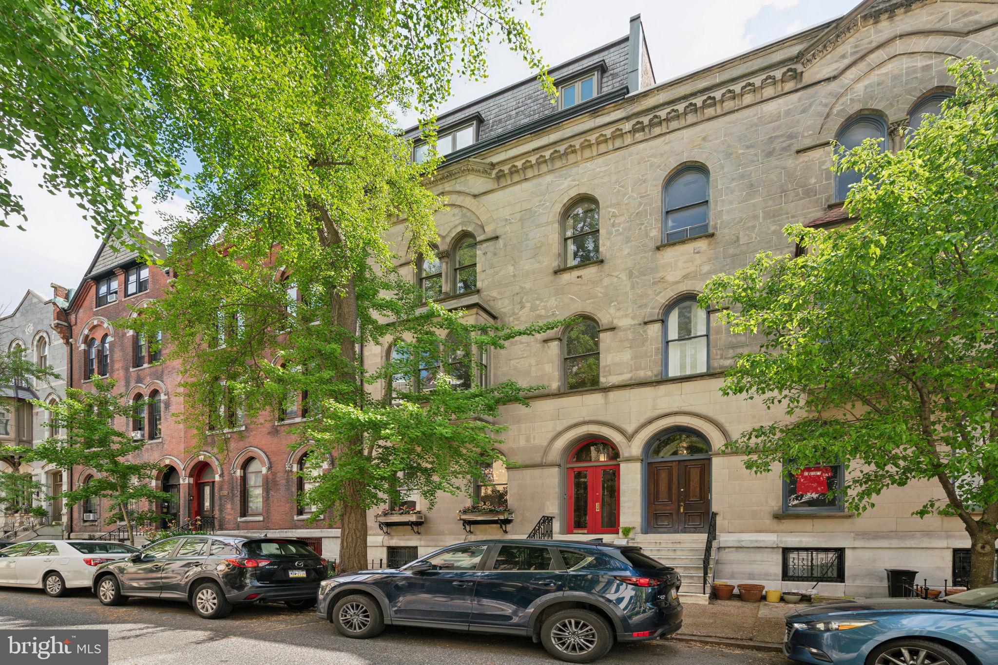 2212 SAINT JAMES PLACE