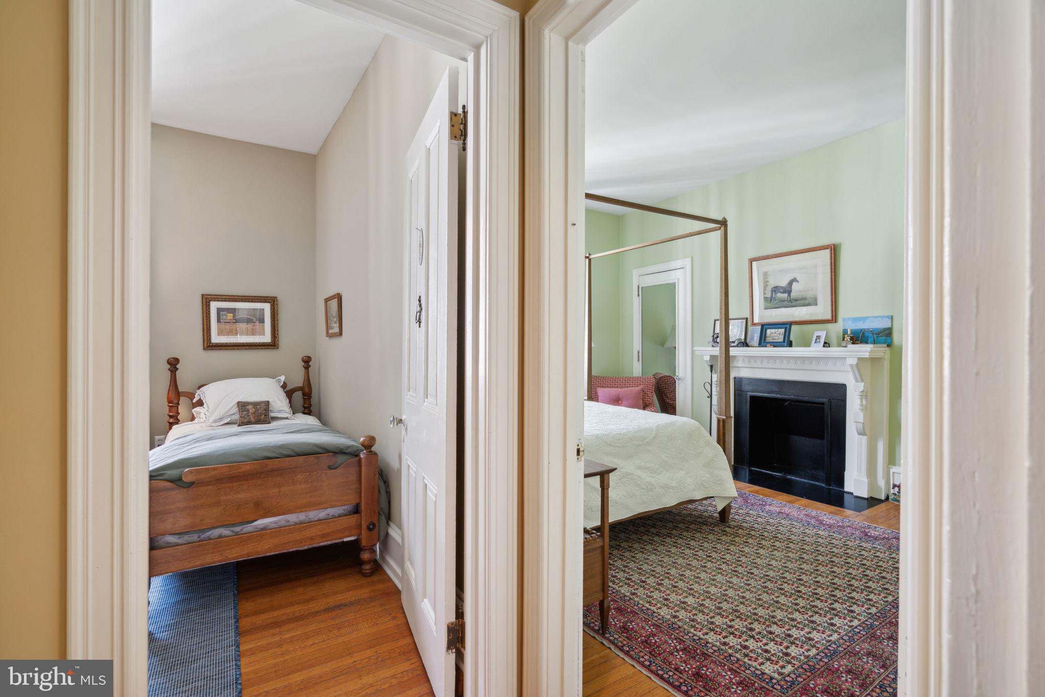 2212 SAINT JAMES PLACE