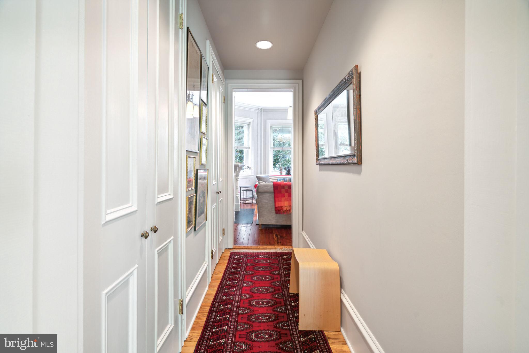 2212 SAINT JAMES PLACE