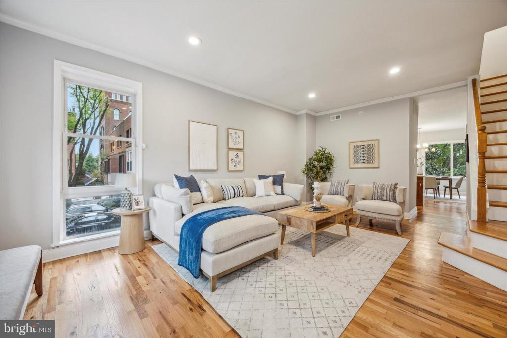 2822(E) Ogden St