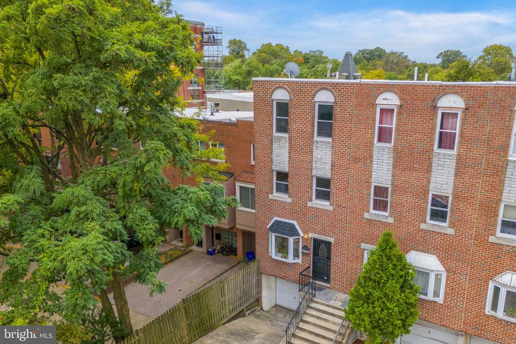 2822(E) Ogden St