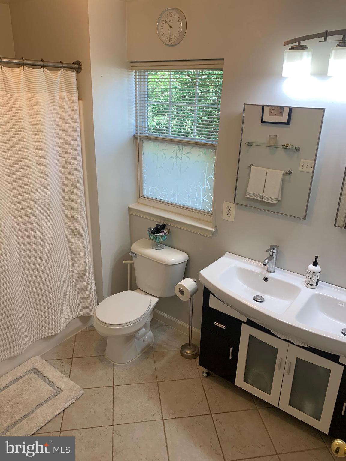 1318-22 S LAWRENCE ST