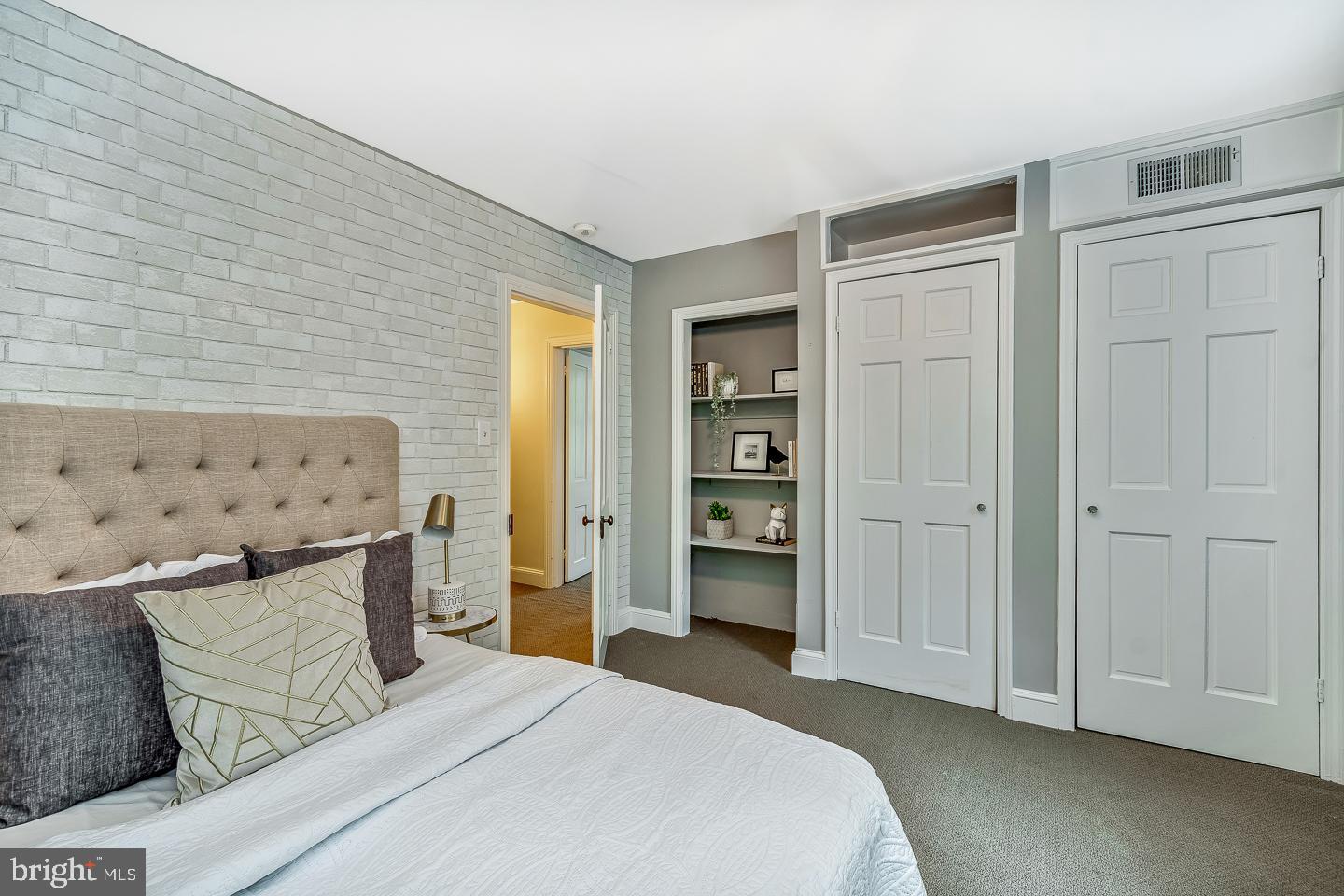 253 E Evergreen Ave