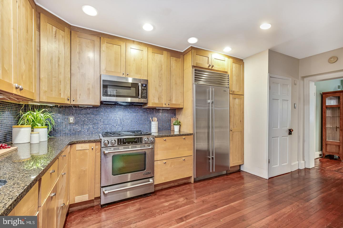 253 E Evergreen Ave