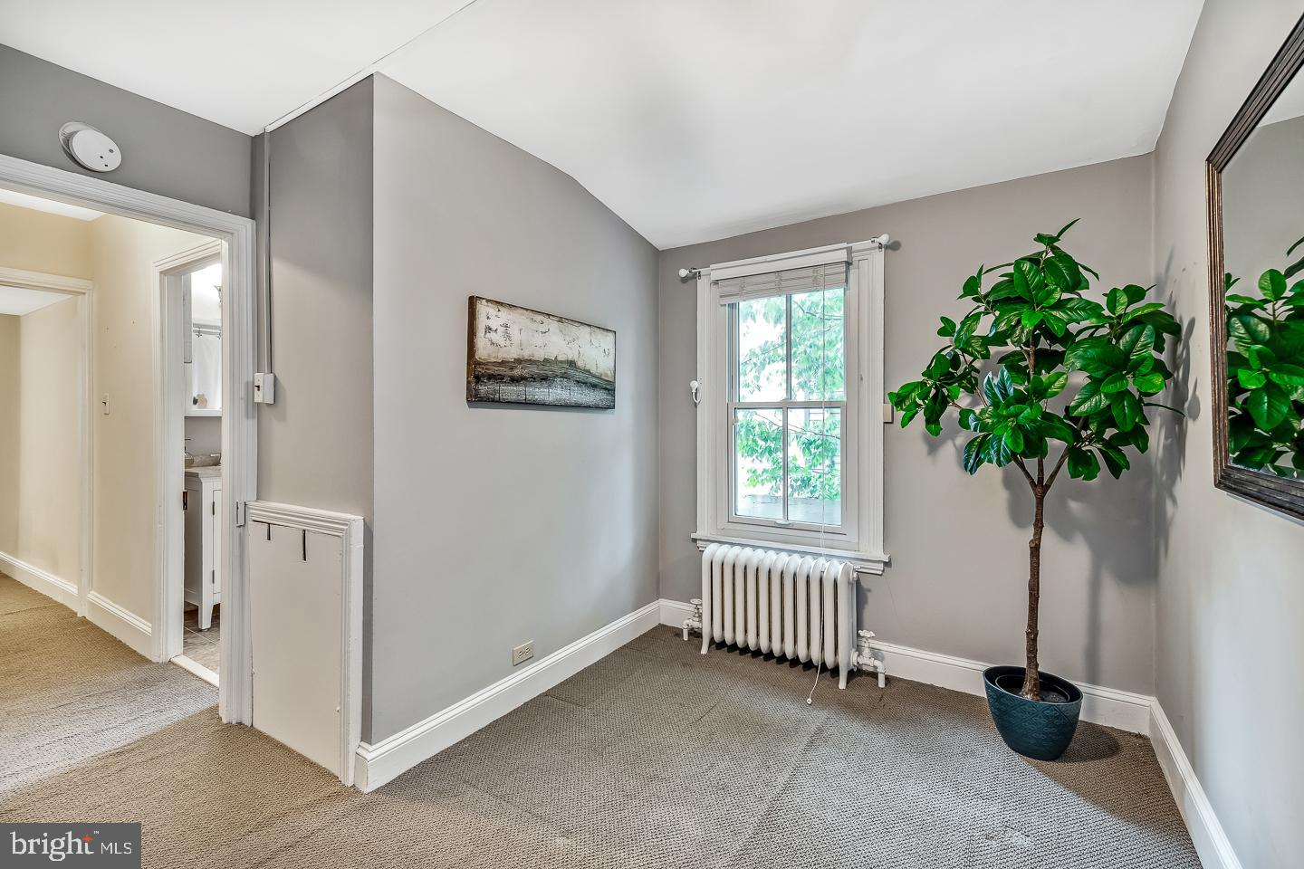 253 E Evergreen Ave