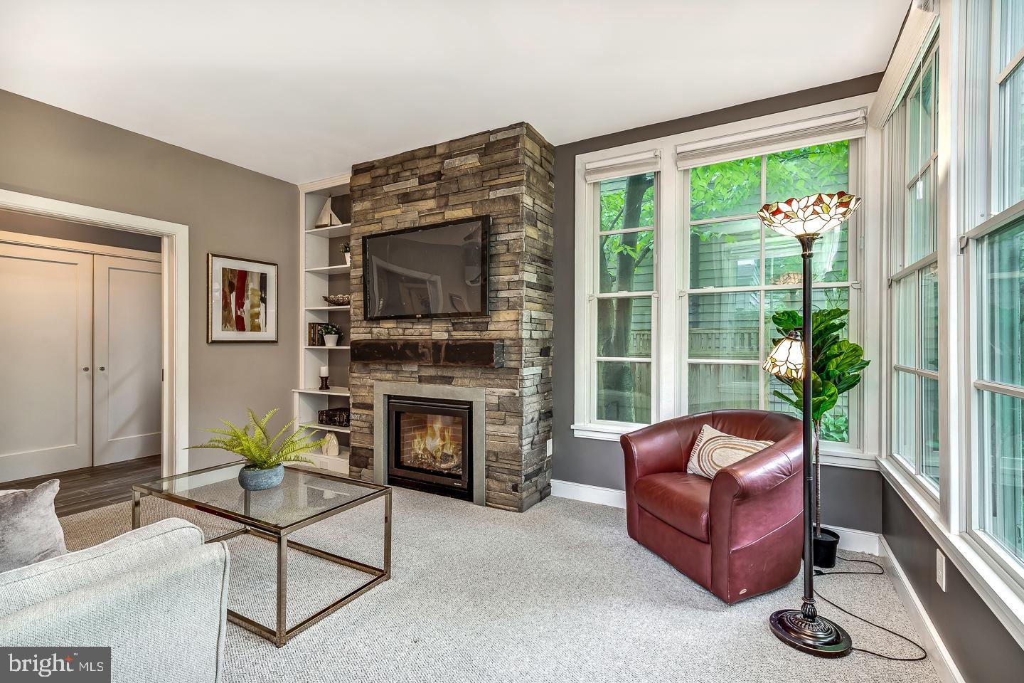 253 E Evergreen Ave