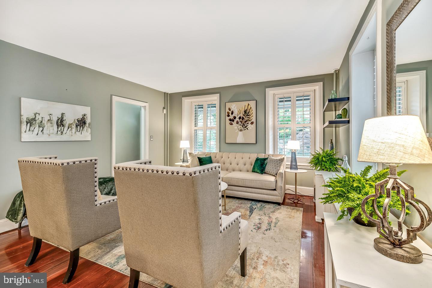 253 E Evergreen Ave
