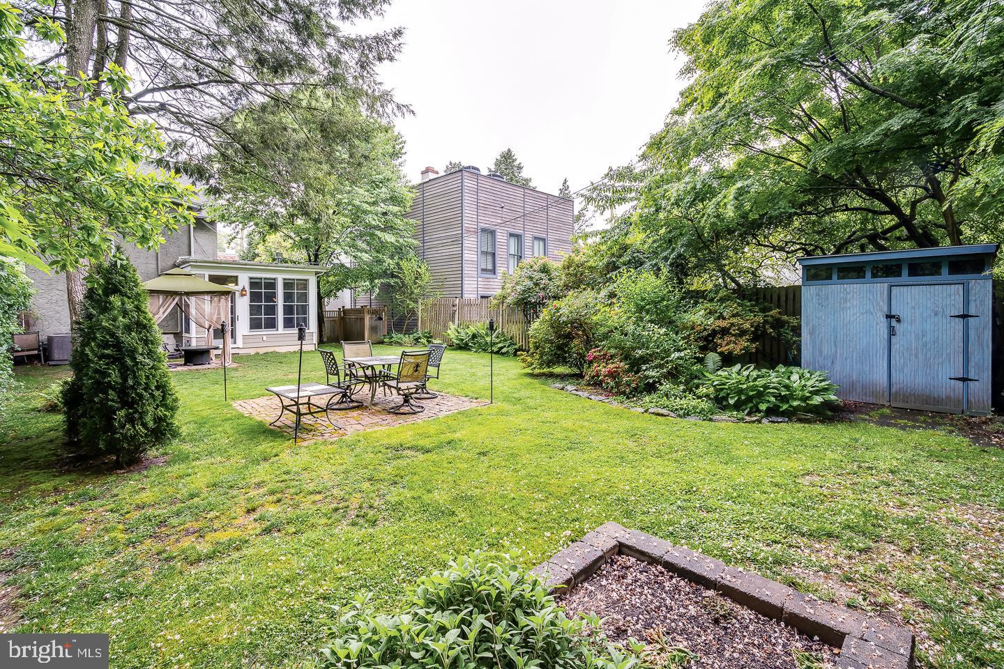 253 E Evergreen Ave