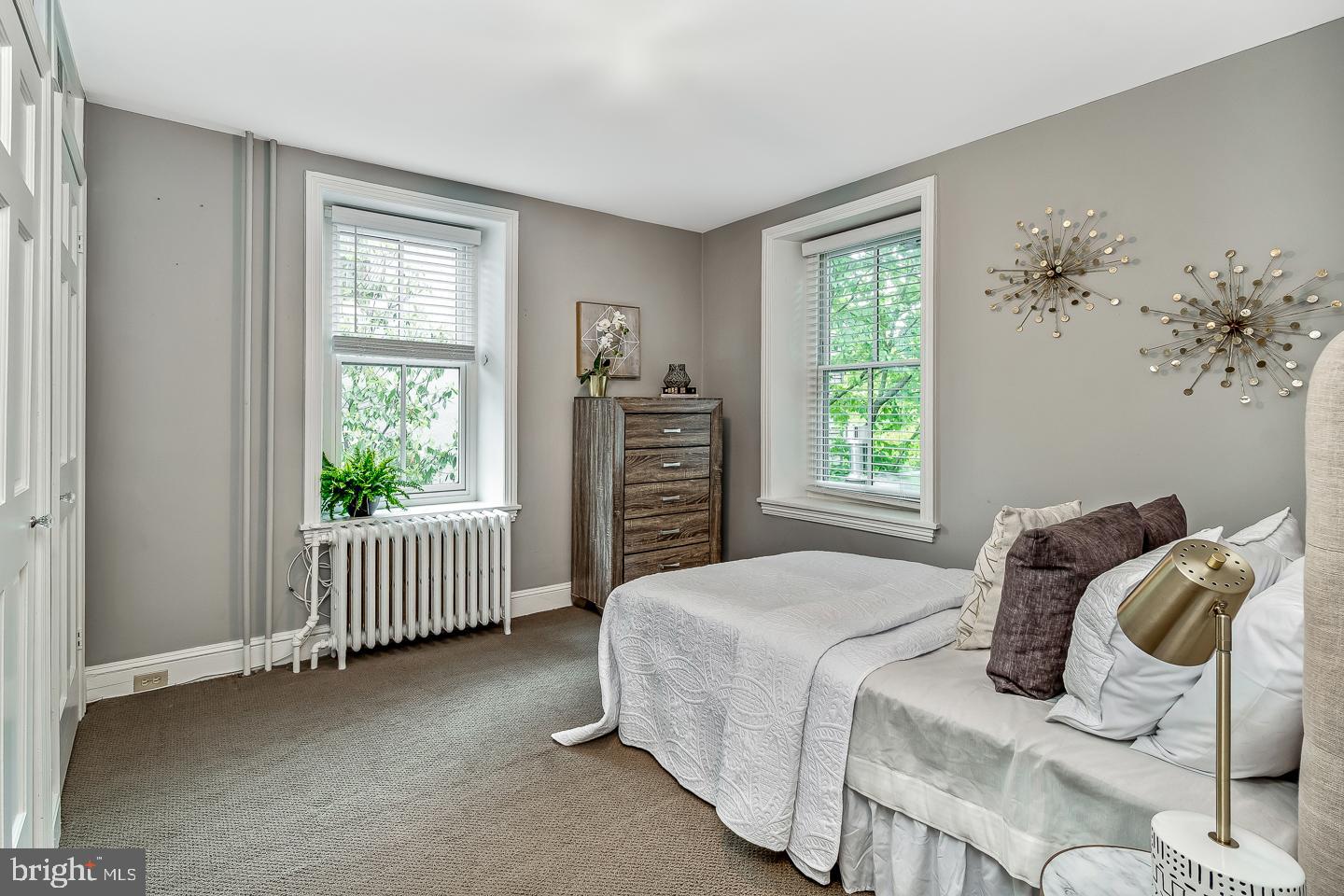 253 E Evergreen Ave