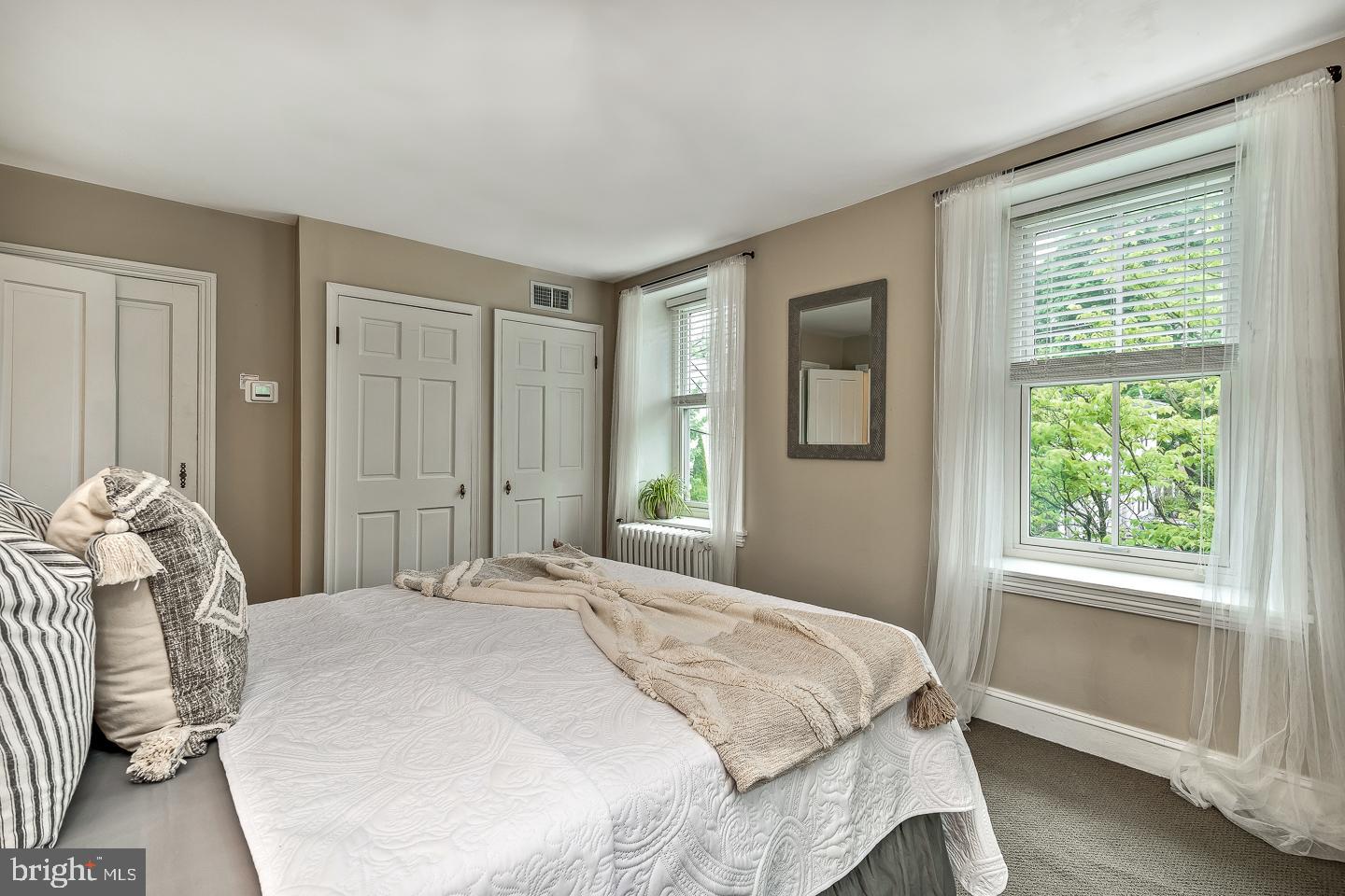253 E Evergreen Ave