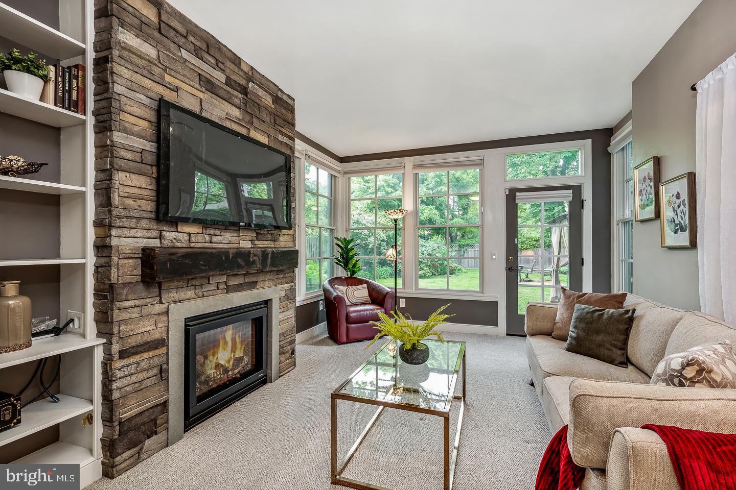 253 E Evergreen Ave