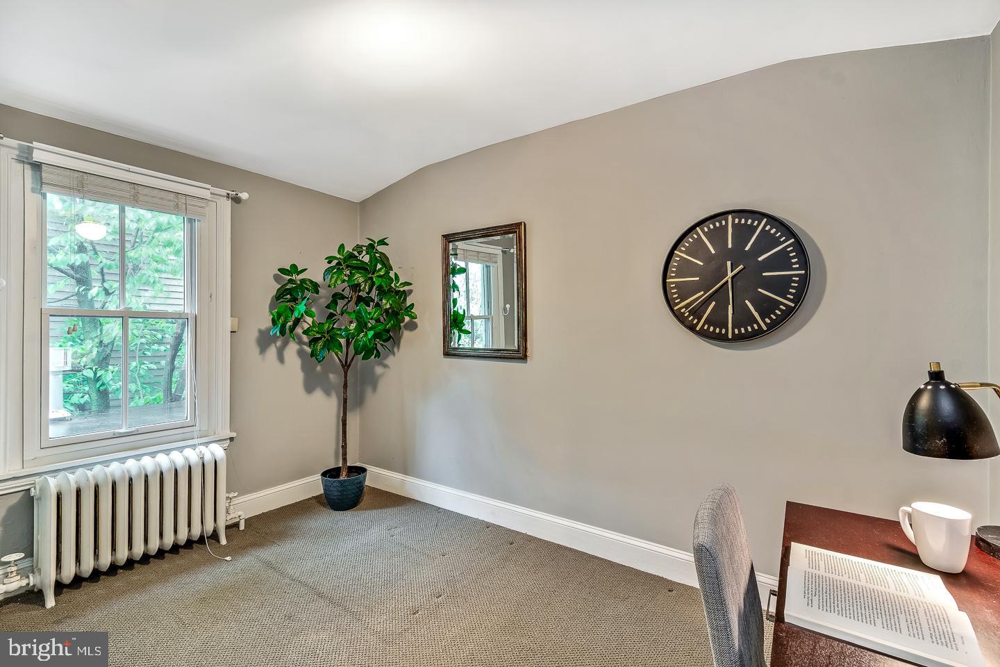 253 E Evergreen Ave