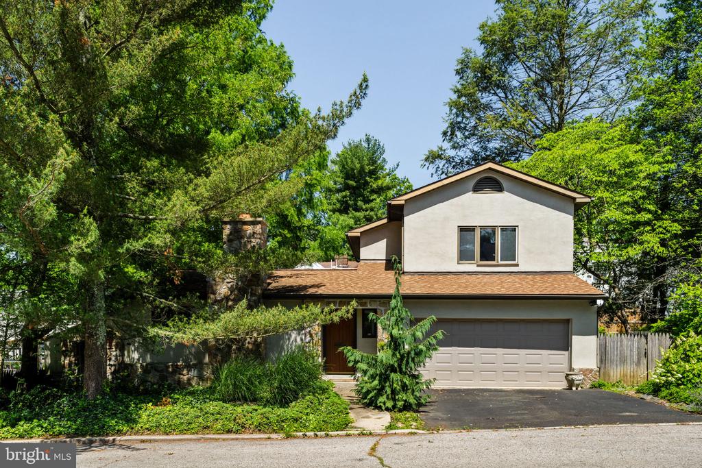 111 Hilltop Rd
