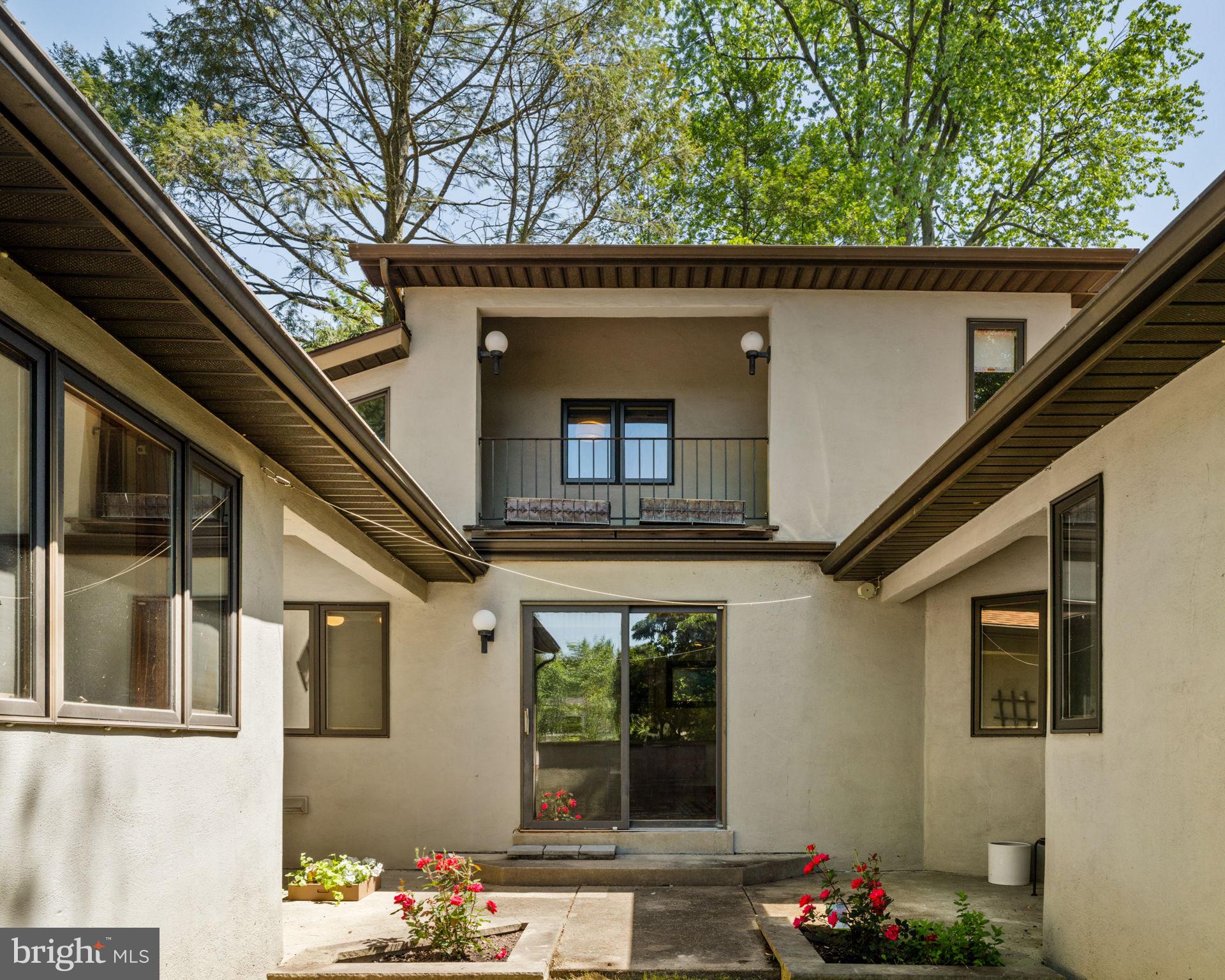 111 Hilltop Rd