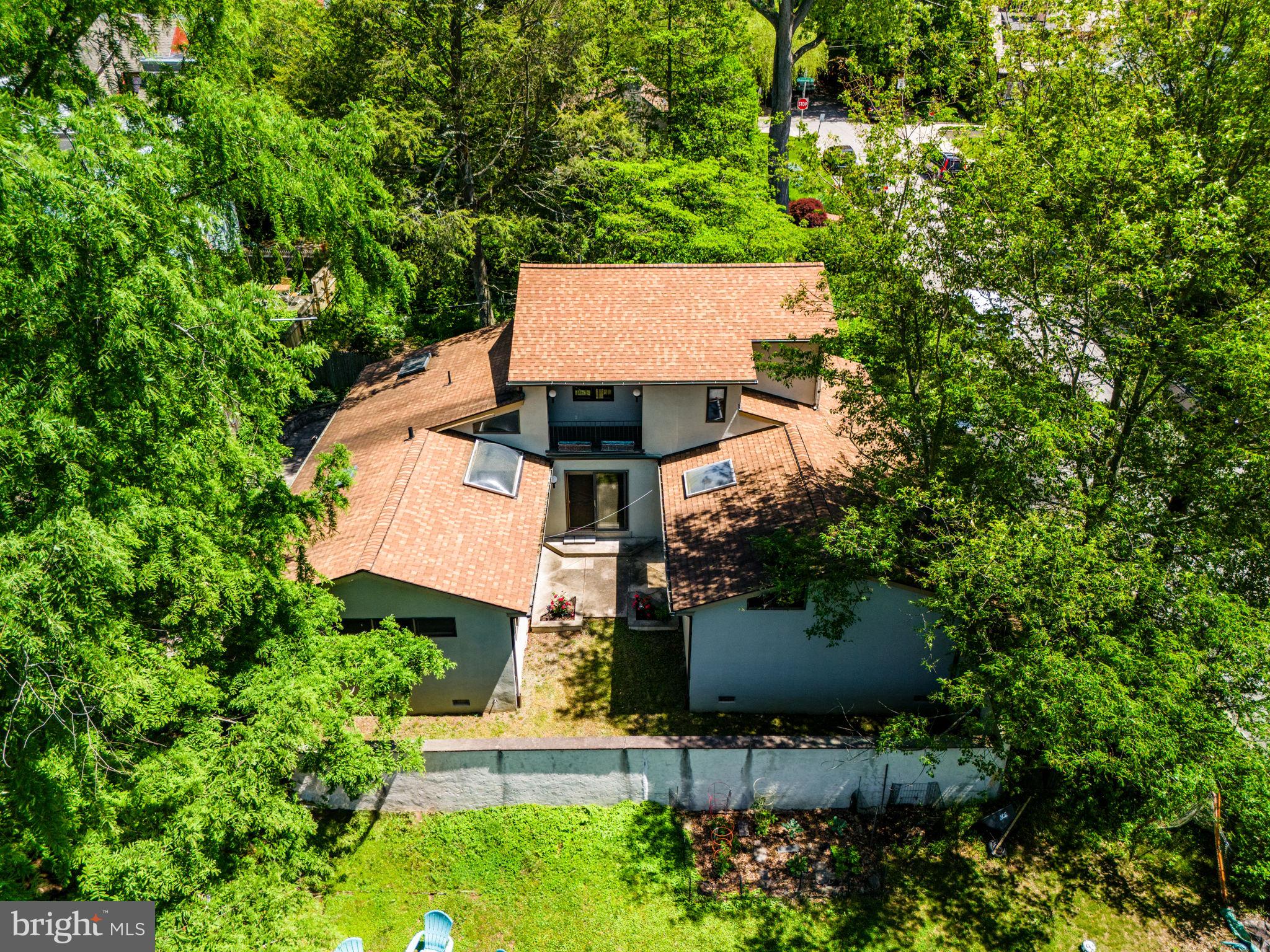 111 Hilltop Rd
