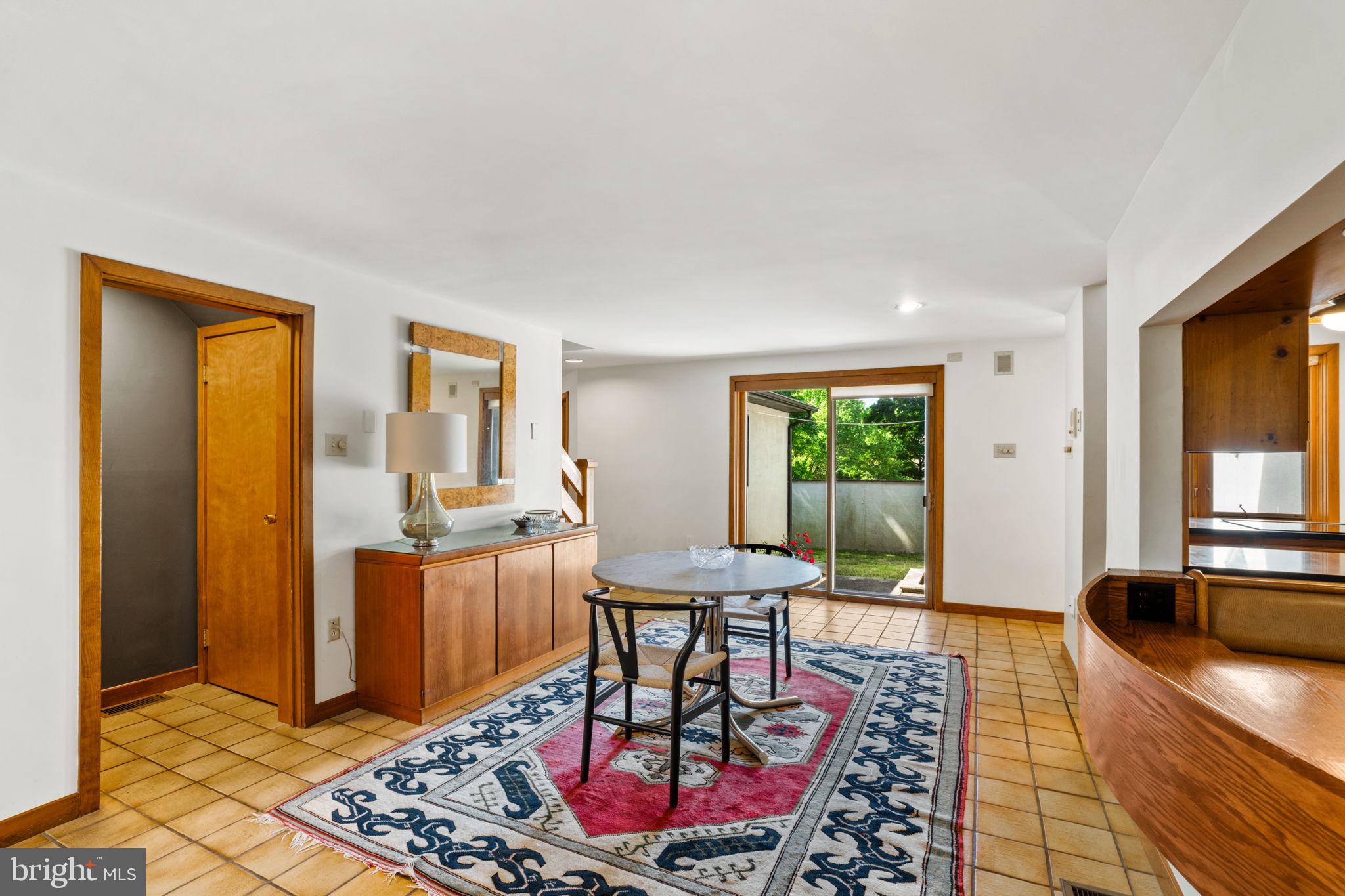 111 Hilltop Rd