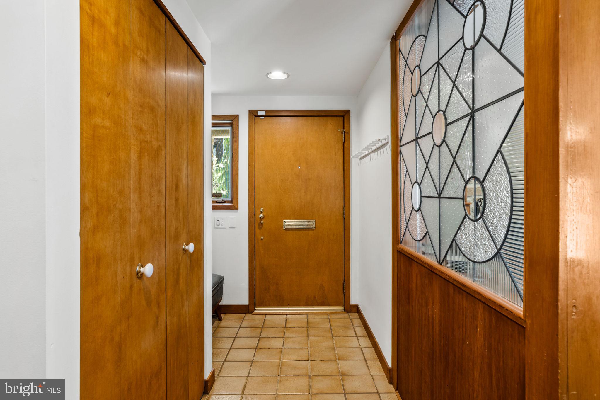 111 Hilltop Rd