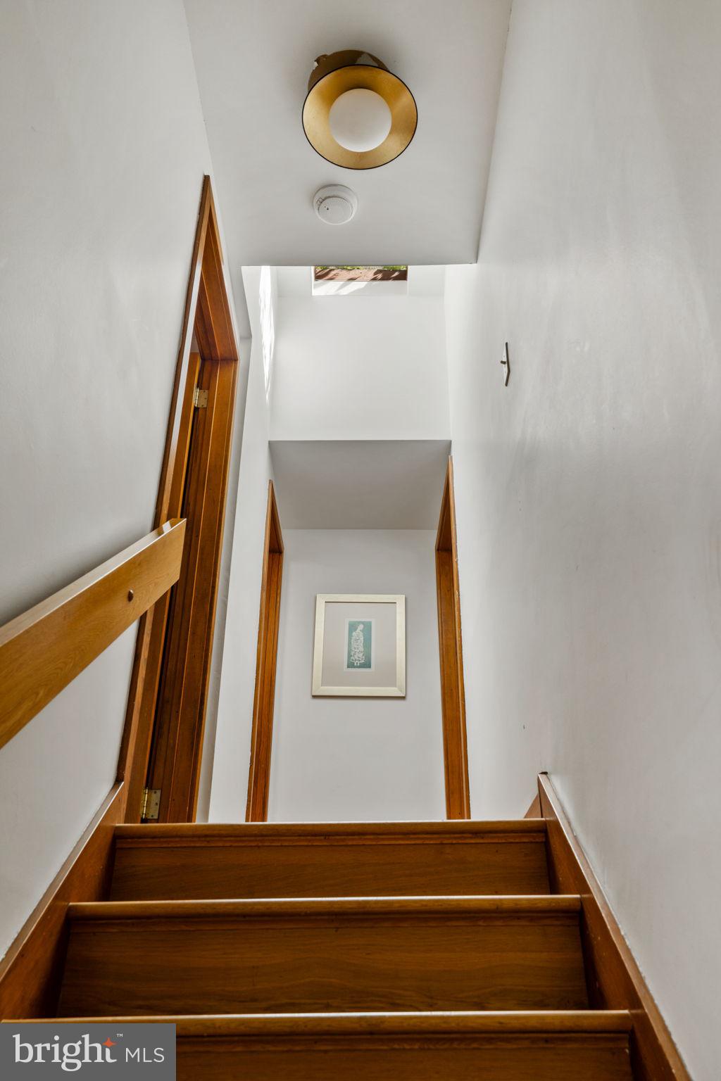 111 Hilltop Rd