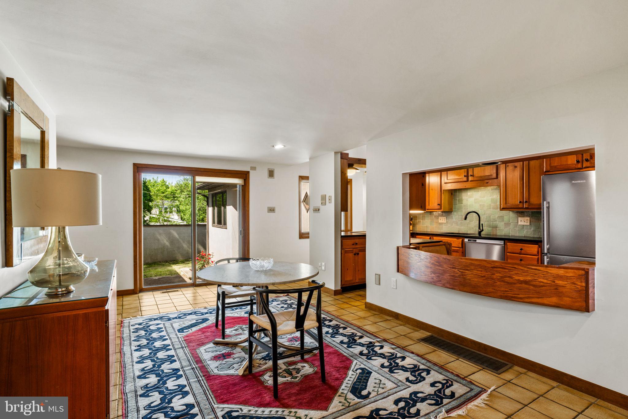 111 Hilltop Rd